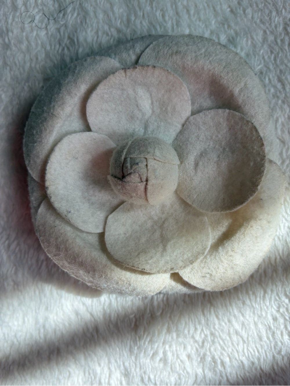 Elegant Cream Flower Camellia Brooch - Unbranded